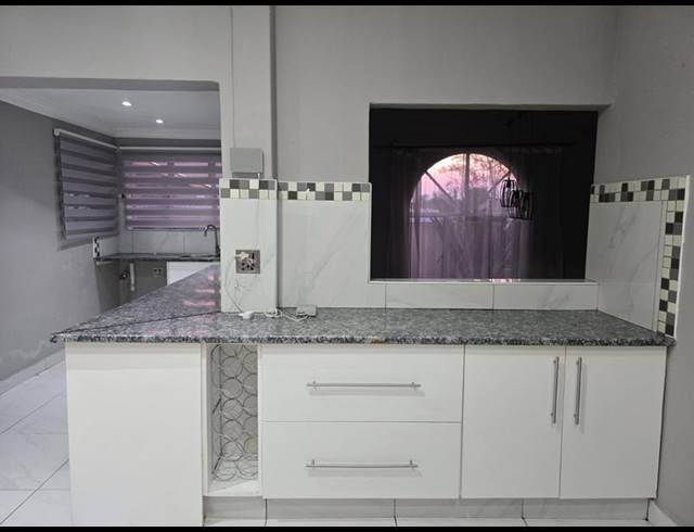 4 BEDROOM PROPERTY TO RENT IN GLEN MARAIS